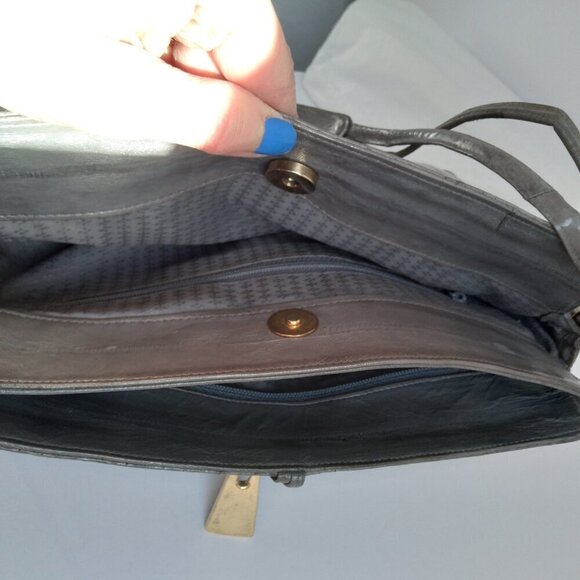 Vintage Grey Eel Skin Shoulder Bag ~ Remarkable Texture & Strength! - Picture 9 of 10